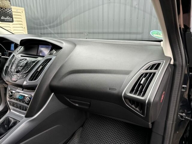 Черный Форд Фокус, объемом двигателя 1.6 л и пробегом 243 тыс. км за 8600 $, фото 8 на Automoto.ua