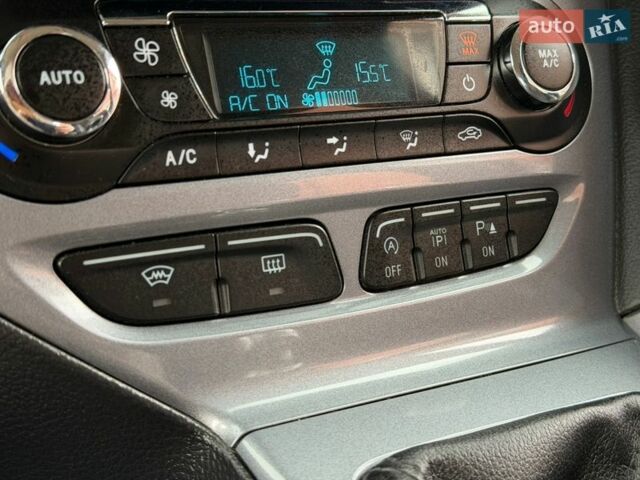 Черный Форд Фокус, объемом двигателя 1.6 л и пробегом 246 тыс. км за 7950 $, фото 66 на Automoto.ua