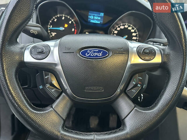 Черный Форд Фокус, объемом двигателя 1.6 л и пробегом 233 тыс. км за 6400 $, фото 3 на Automoto.ua