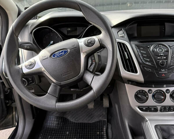 Черный Форд Фокус, объемом двигателя 1.6 л и пробегом 205 тыс. км за 7000 $, фото 10 на Automoto.ua