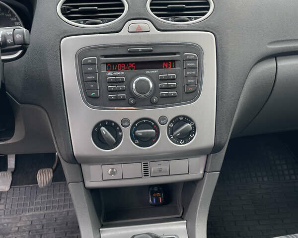 Черный Форд Фокус, объемом двигателя 1.56 л и пробегом 333 тыс. км за 6500 $, фото 8 на Automoto.ua