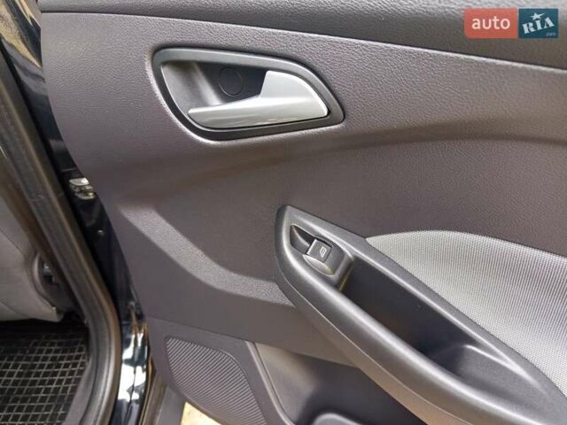 Черный Форд Фокус, объемом двигателя 1.6 л и пробегом 188 тыс. км за 8600 $, фото 41 на Automoto.ua