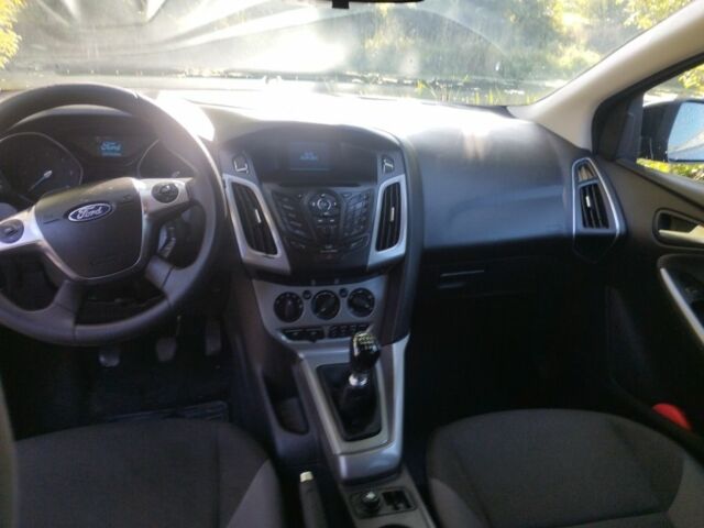 Черный Форд Фокус, объемом двигателя 1.6 л и пробегом 230 тыс. км за 7100 $, фото 3 на Automoto.ua