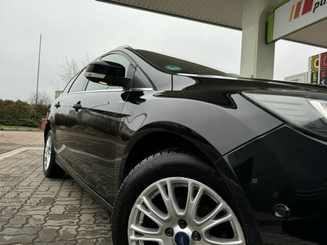 Черный Форд Фокус, объемом двигателя 1.6 л и пробегом 243 тыс. км за 8350 $, фото 2 на Automoto.ua