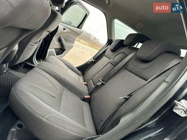 Черный Форд Фокус, объемом двигателя 1.6 л и пробегом 243 тыс. км за 8350 $, фото 83 на Automoto.ua