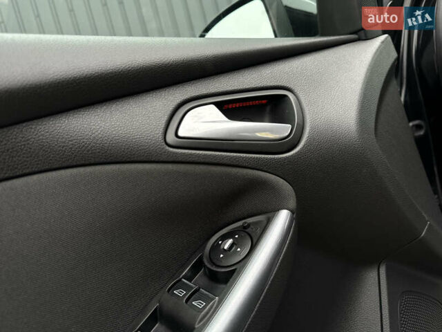 Черный Форд Фокус, объемом двигателя 1.6 л и пробегом 243 тыс. км за 8350 $, фото 62 на Automoto.ua