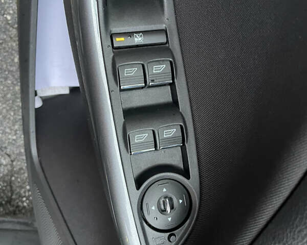 Черный Форд Фокус, объемом двигателя 1.6 л и пробегом 255 тыс. км за 8500 $, фото 15 на Automoto.ua