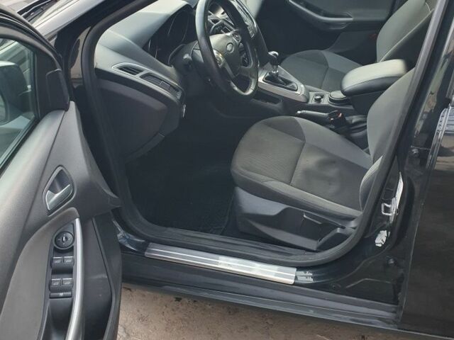 Черный Форд Фокус, объемом двигателя 1.6 л и пробегом 234 тыс. км за 6000 $, фото 5 на Automoto.ua