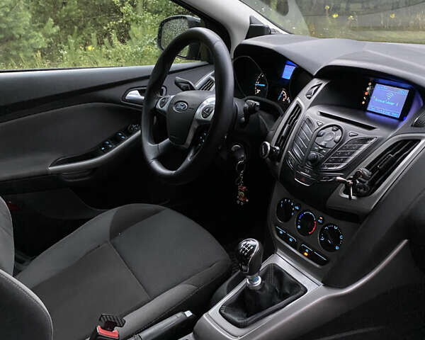 Черный Форд Фокус, объемом двигателя 1.6 л и пробегом 280 тыс. км за 6500 $, фото 12 на Automoto.ua