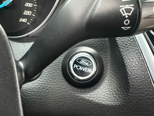 Черный Форд Фокус, объемом двигателя 1.6 л и пробегом 243 тыс. км за 8600 $, фото 5 на Automoto.ua