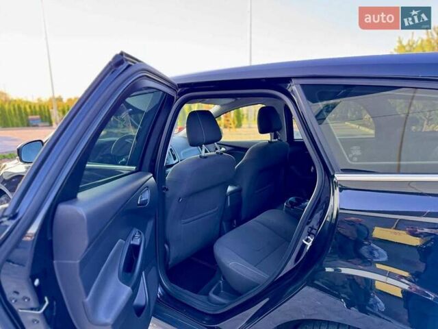 Черный Форд Фокус, объемом двигателя 1.6 л и пробегом 300 тыс. км за 7500 $, фото 21 на Automoto.ua