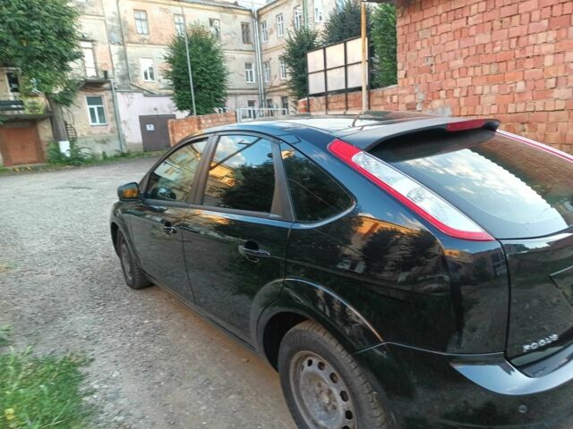 Черный Форд Фокус, объемом двигателя 1.6 л и пробегом 299 тыс. км за 5550 $, фото 3 на Automoto.ua