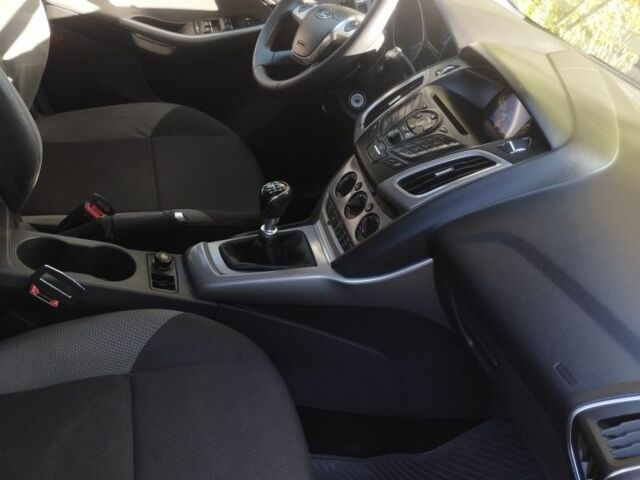 Черный Форд Фокус, объемом двигателя 1.6 л и пробегом 230 тыс. км за 7100 $, фото 4 на Automoto.ua