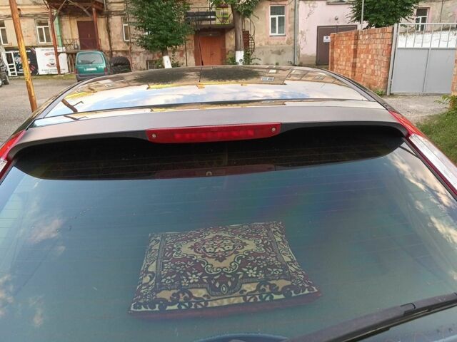 Черный Форд Фокус, объемом двигателя 1.6 л и пробегом 299 тыс. км за 5550 $, фото 6 на Automoto.ua