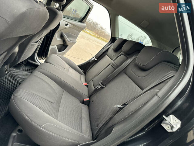 Черный Форд Фокус, объемом двигателя 1.6 л и пробегом 243 тыс. км за 8350 $, фото 84 на Automoto.ua