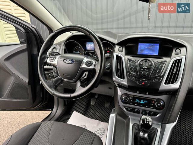 Черный Форд Фокус, объемом двигателя 1.6 л и пробегом 243 тыс. км за 8350 $, фото 100 на Automoto.ua
