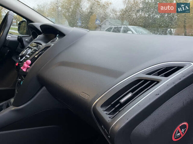 Черный Форд Фокус, объемом двигателя 1.6 л и пробегом 255 тыс. км за 8500 $, фото 36 на Automoto.ua