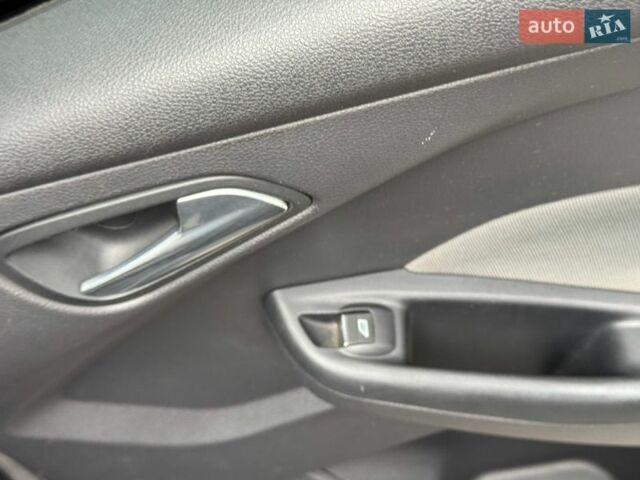 Чорний Форд Фокус, об'ємом двигуна 1.6 л та пробігом 225 тис. км за 6999 $, фото 19 на Automoto.ua