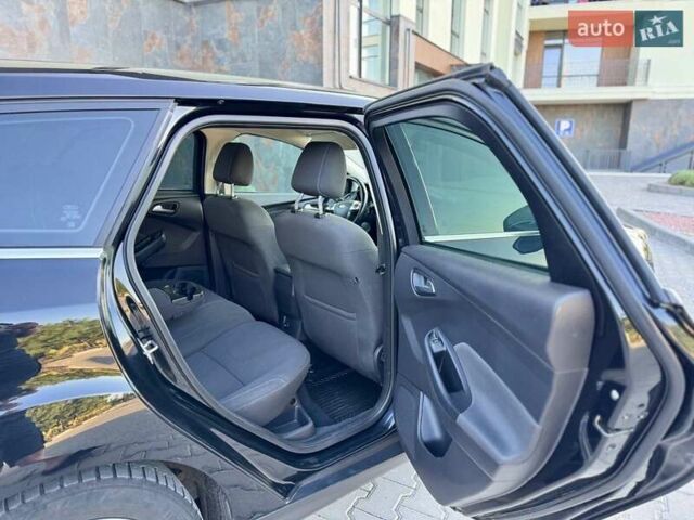 Черный Форд Фокус, объемом двигателя 1.6 л и пробегом 300 тыс. км за 7500 $, фото 15 на Automoto.ua