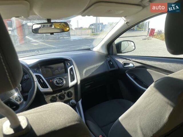 Черный Форд Фокус, объемом двигателя 1.6 л и пробегом 354 тыс. км за 6400 $, фото 6 на Automoto.ua