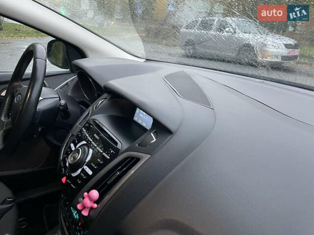 Черный Форд Фокус, объемом двигателя 1.6 л и пробегом 255 тыс. км за 8500 $, фото 37 на Automoto.ua