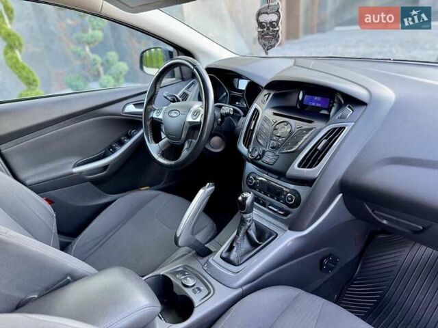 Черный Форд Фокус, объемом двигателя 1.6 л и пробегом 300 тыс. км за 7500 $, фото 11 на Automoto.ua