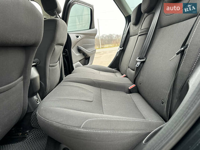 Черный Форд Фокус, объемом двигателя 1.6 л и пробегом 243 тыс. км за 8350 $, фото 86 на Automoto.ua