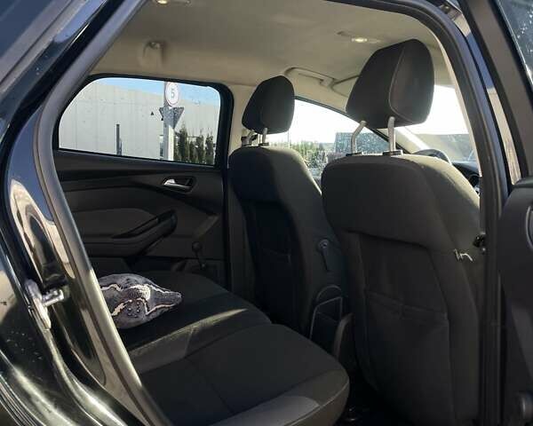 Черный Форд Фокус, объемом двигателя 1.6 л и пробегом 354 тыс. км за 6400 $, фото 3 на Automoto.ua