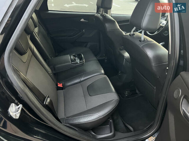 Черный Форд Фокус, объемом двигателя 2 л и пробегом 249 тыс. км за 7600 $, фото 22 на Automoto.ua