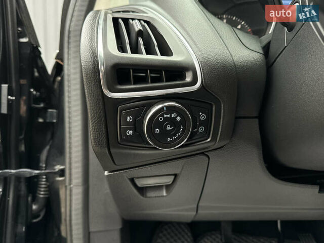 Черный Форд Фокус, объемом двигателя 1.6 л и пробегом 243 тыс. км за 8350 $, фото 71 на Automoto.ua