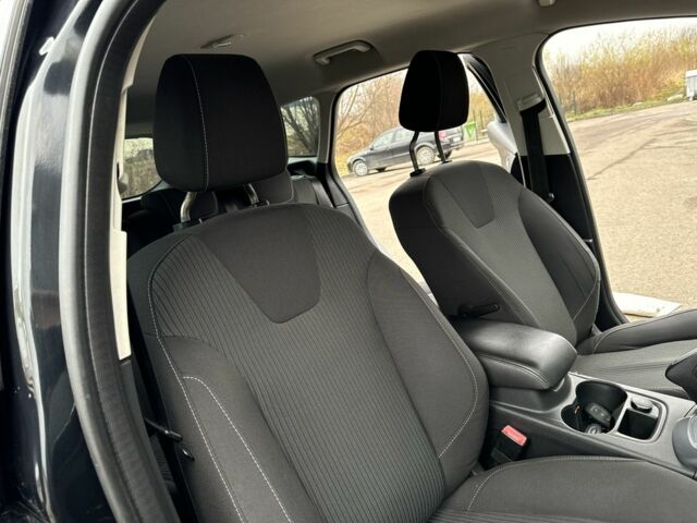 Черный Форд Фокус, объемом двигателя 1.6 л и пробегом 243 тыс. км за 8350 $, фото 15 на Automoto.ua