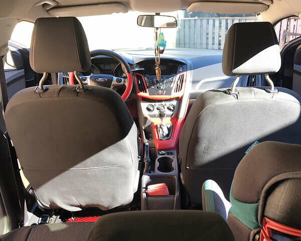 Черный Форд Фокус, объемом двигателя 1.6 л и пробегом 250 тыс. км за 6700 $, фото 11 на Automoto.ua