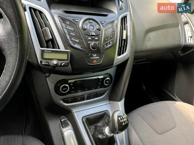 Черный Форд Фокус, объемом двигателя 1.6 л и пробегом 213 тыс. км за 7700 $, фото 21 на Automoto.ua