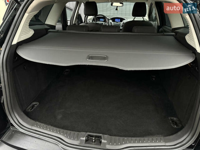 Черный Форд Фокус, объемом двигателя 1.6 л и пробегом 243 тыс. км за 8350 $, фото 111 на Automoto.ua