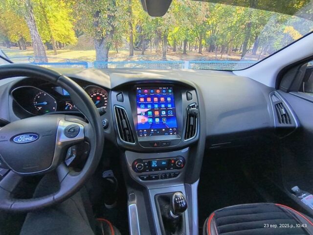 Чорний Форд Фокус, об'ємом двигуна 1.6 л та пробігом 219 тис. км за 8100 $, фото 2 на Automoto.ua