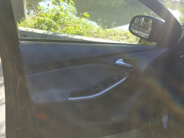 Черный Форд Фокус, объемом двигателя 1.6 л и пробегом 230 тыс. км за 7100 $, фото 5 на Automoto.ua