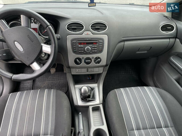 Черный Форд Фокус, объемом двигателя 1.56 л и пробегом 333 тыс. км за 6500 $, фото 9 на Automoto.ua