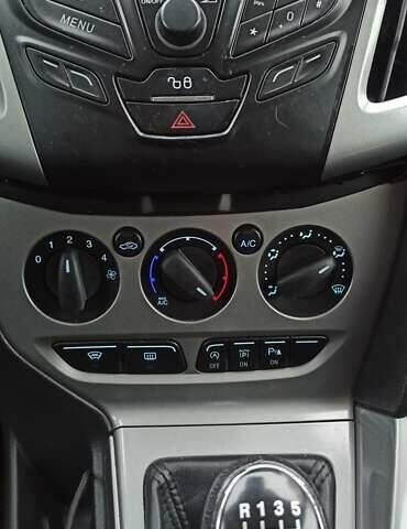 Чорний Форд Фокус, об'ємом двигуна 1.56 л та пробігом 250 тис. км за 7150 $, фото 4 на Automoto.ua