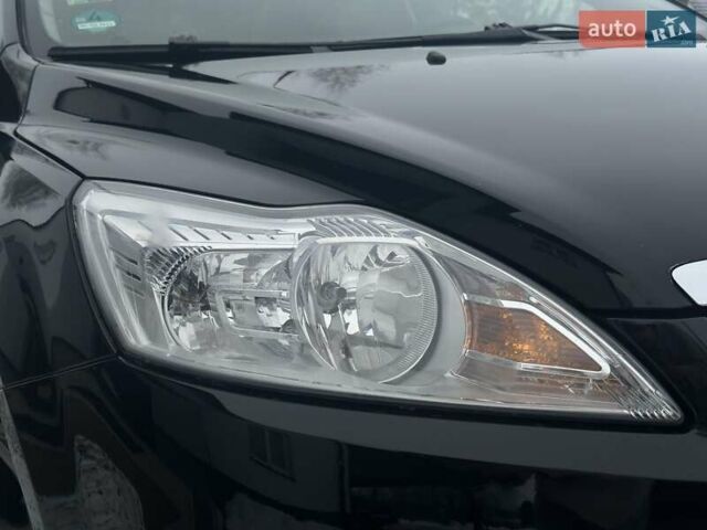 Чорний Форд Фокус, об'ємом двигуна 1.6 л та пробігом 214 тис. км за 5600 $, фото 9 на Automoto.ua