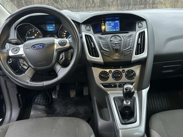 Черный Форд Фокус, объемом двигателя 1.6 л и пробегом 234 тыс. км за 6300 $, фото 4 на Automoto.ua