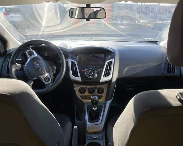 Черный Форд Фокус, объемом двигателя 1.6 л и пробегом 354 тыс. км за 6400 $, фото 4 на Automoto.ua