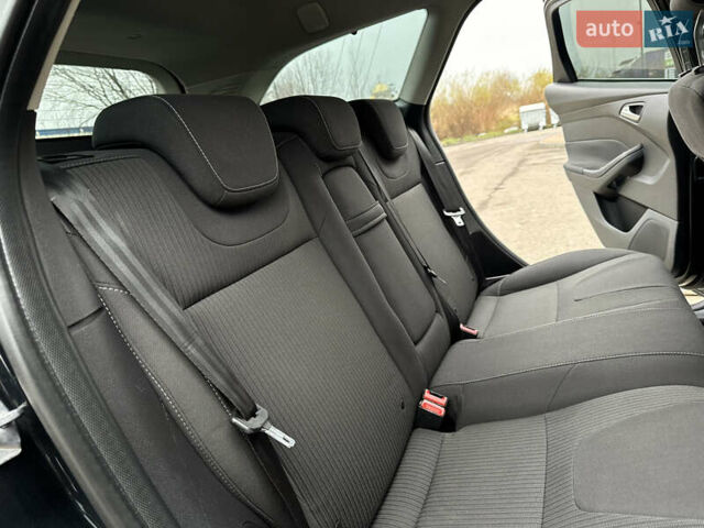 Черный Форд Фокус, объемом двигателя 1.6 л и пробегом 243 тыс. км за 8350 $, фото 106 на Automoto.ua