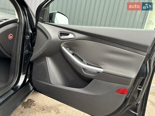Черный Форд Фокус, объемом двигателя 1.6 л и пробегом 243 тыс. км за 8350 $, фото 88 на Automoto.ua