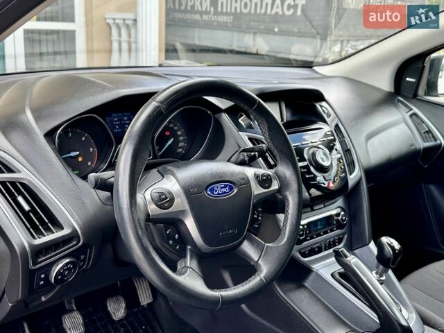 Черный Форд Фокус, объемом двигателя 1.6 л и пробегом 219 тыс. км за 7850 $, фото 6 на Automoto.ua