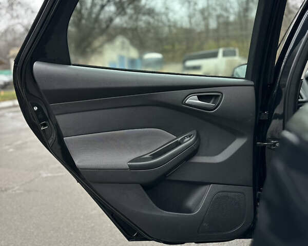 Чорний Форд Фокус, об'ємом двигуна 1.6 л та пробігом 269 тис. км за 6950 $, фото 28 на Automoto.ua