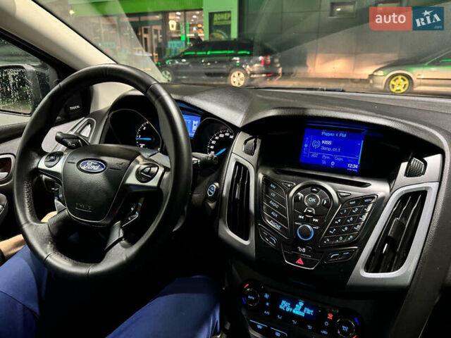 Черный Форд Фокус, объемом двигателя 1.6 л и пробегом 238 тыс. км за 8400 $, фото 6 на Automoto.ua