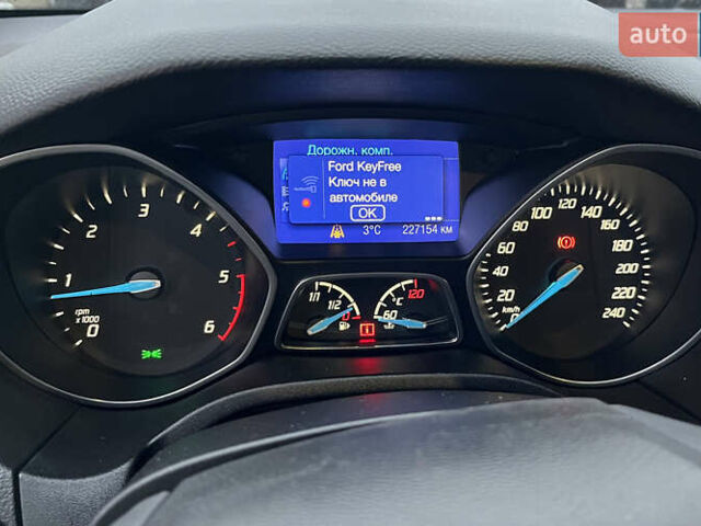 Черный Форд Фокус, объемом двигателя 1.6 л и пробегом 227 тыс. км за 8300 $, фото 10 на Automoto.ua