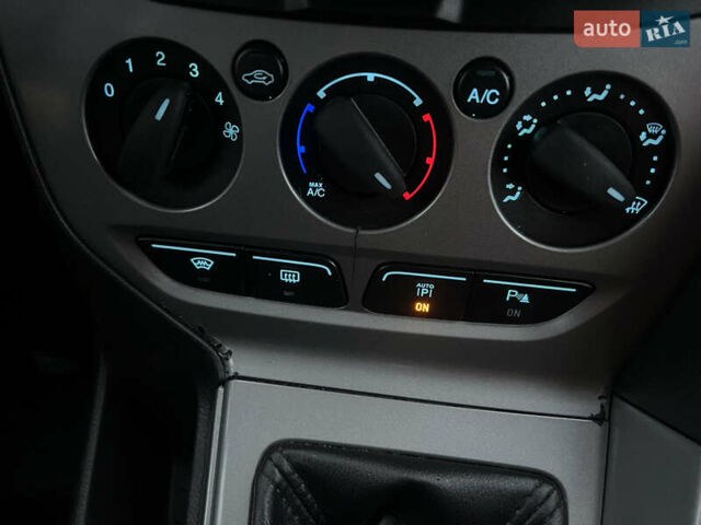 Черный Форд Фокус, объемом двигателя 1.6 л и пробегом 180 тыс. км за 7400 $, фото 23 на Automoto.ua