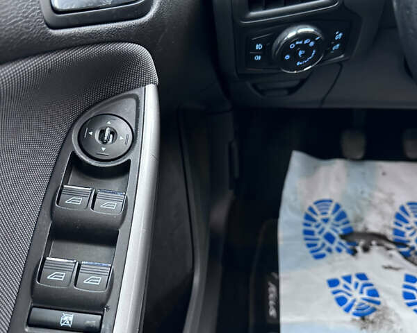 Чорний Форд Фокус, об'ємом двигуна 1.6 л та пробігом 269 тис. км за 6950 $, фото 44 на Automoto.ua