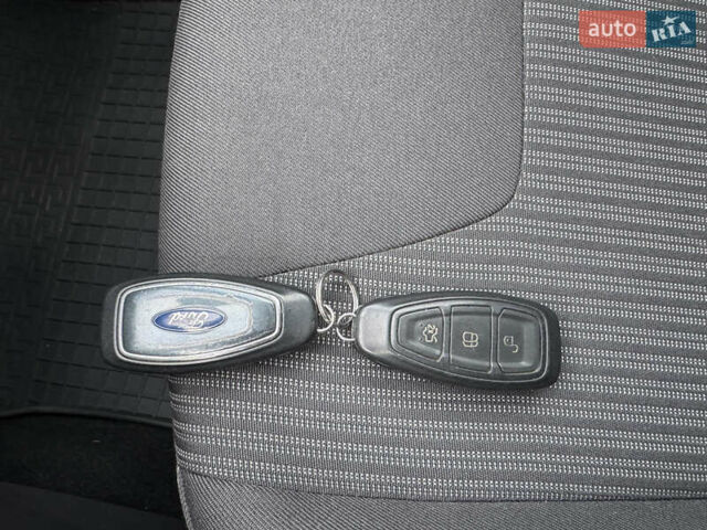 Чорний Форд Фокус, об'ємом двигуна 1.6 л та пробігом 233 тис. км за 8600 $, фото 52 на Automoto.ua